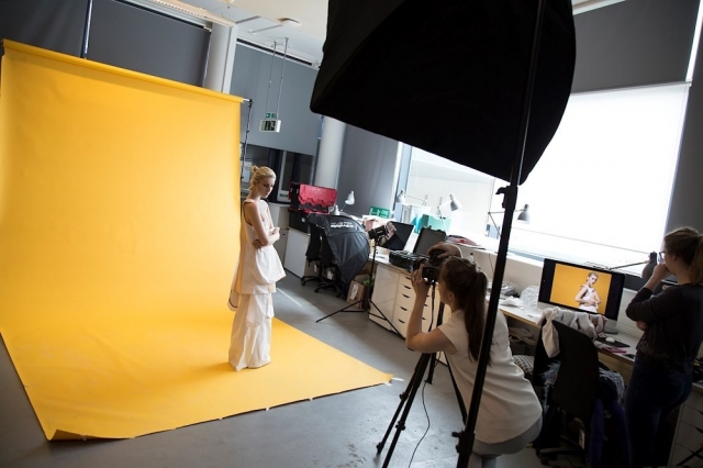 Studio Paper Background Colorama Vs Lastolite Vs Savage Vs Superior Seamless Studio Paper Background Colorama Vs Lastolite Vs Savage Vs Superior Seamless