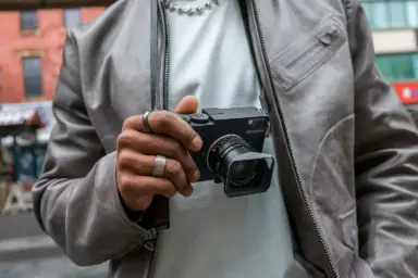 Leica M11 Monochrom Sell your photo equipment