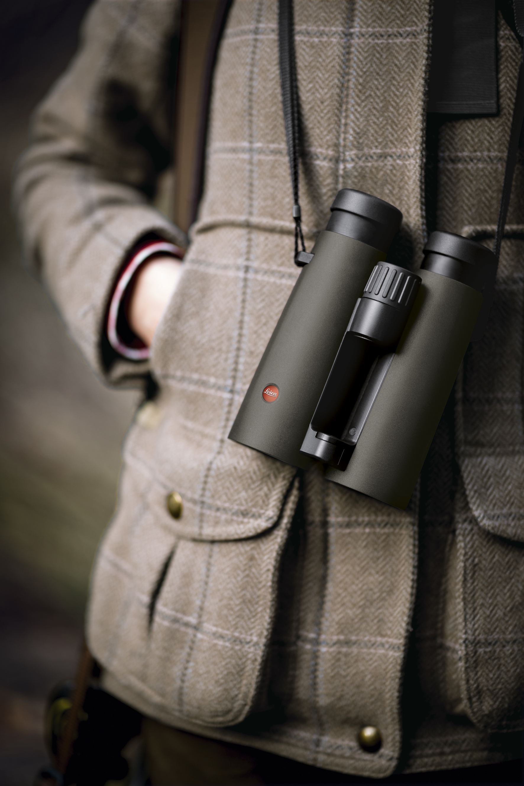 Leica Noctivid 10x42 Edition Olive Green Binoculars Leica Noctivid 10×42 Edition Olive Green Binoculars