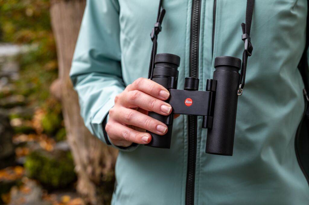 Leica Noctivid Compact 10x25 Black Compact Binoculars Leica Noctivid Compact 10x25 Black Compact Binoculars