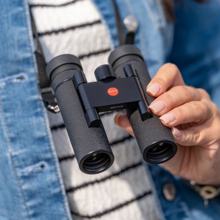 Leica Noctivid Compact 8×25 Black Leather Compact Binoculars
