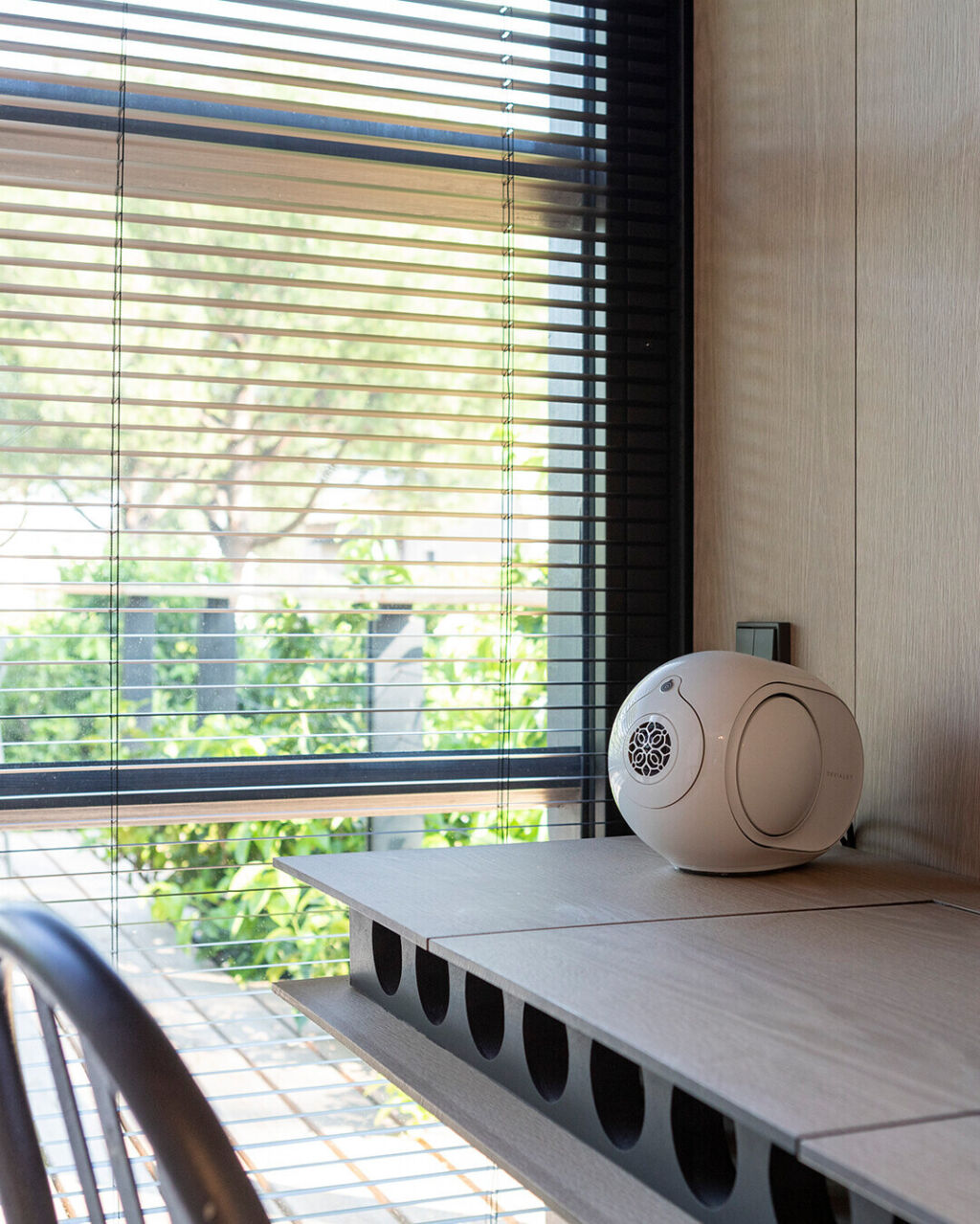 Devialet Enceinte Phantom Ultimate 108 Db Light Pearl Devialet Enceinte Phantom Ultimate 108 Db Light Pearl