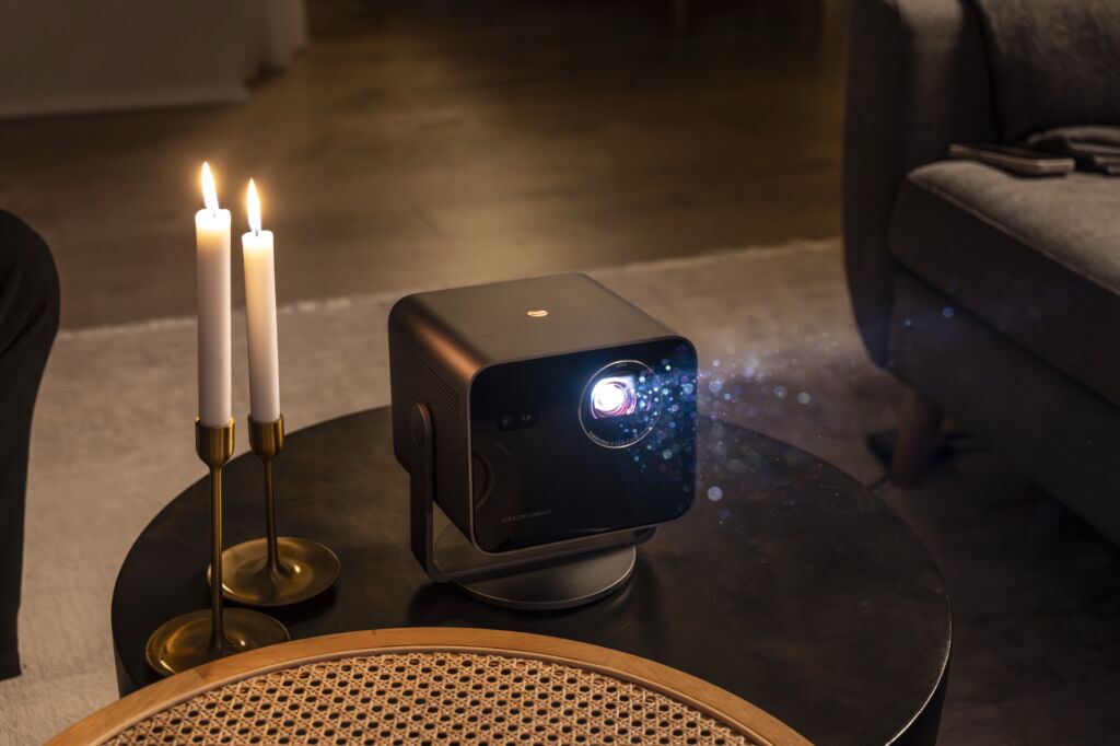 Leica Cine Compact 1 Mini Projector Leica Cine Compact 1 Mini Projector